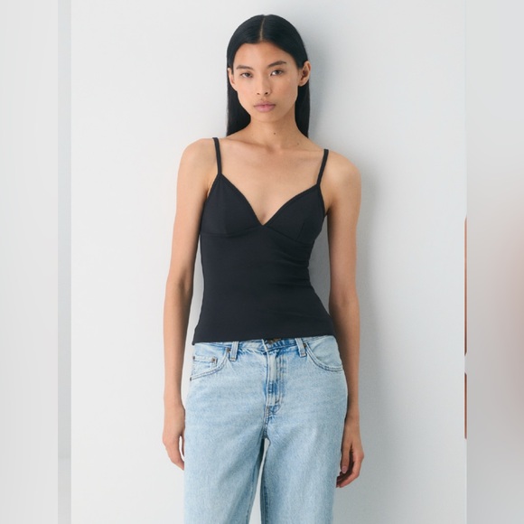 Aritzia Tops - Aritzia Original Contour Sparks Tank in Black